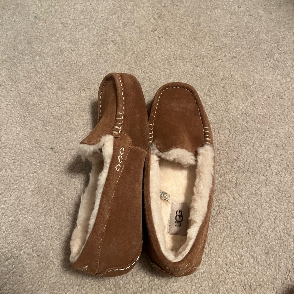 UGG women's Brown Slippers Moccasins